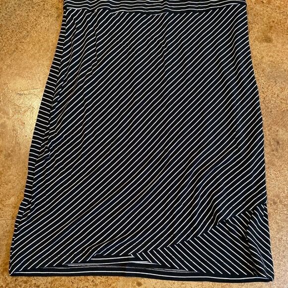ATHLETA Black and White Stripe La Palma sleeveless Wrap Dress - Picture 7 of 12